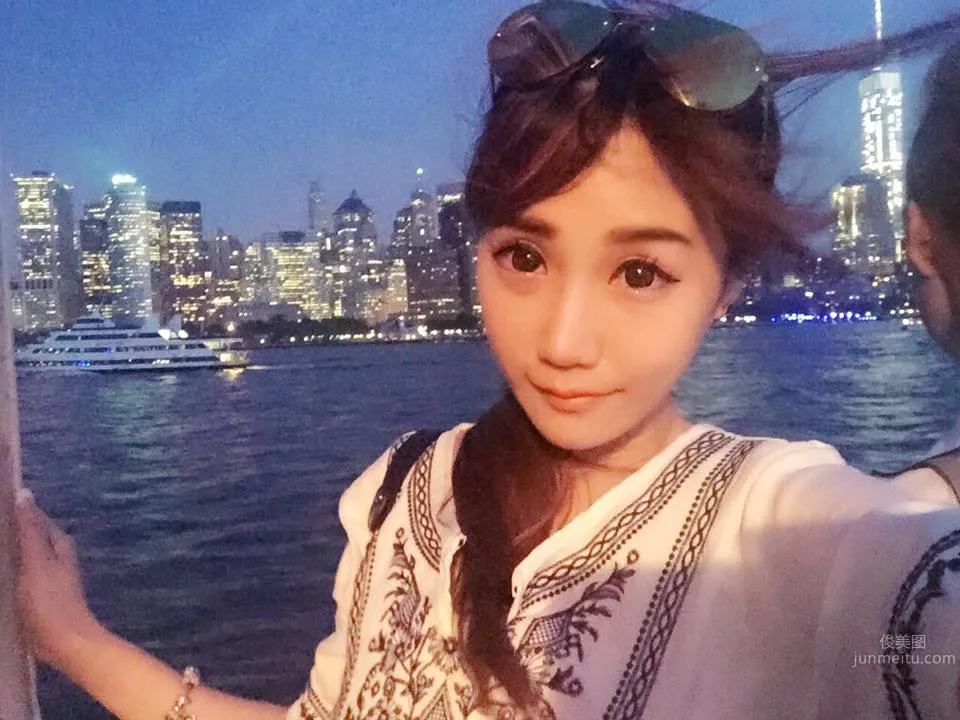 Xiao Rong (Huang Rongan) - 32C Cute Sweetheart Video Game Beauty SG photo 11