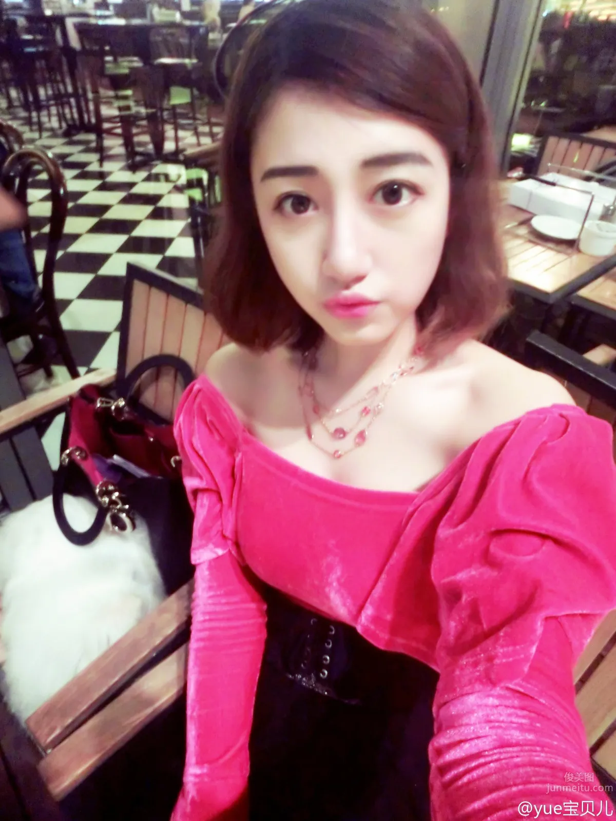 yue Bao Bei Er (Wang Yue) - Fresh Short Hair Eye-Catching Photos photo 14