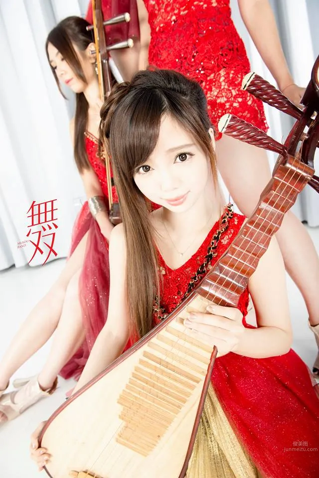 Qiuhan Joanne - Elegant Pipa Music Beautiful Girl photo 11