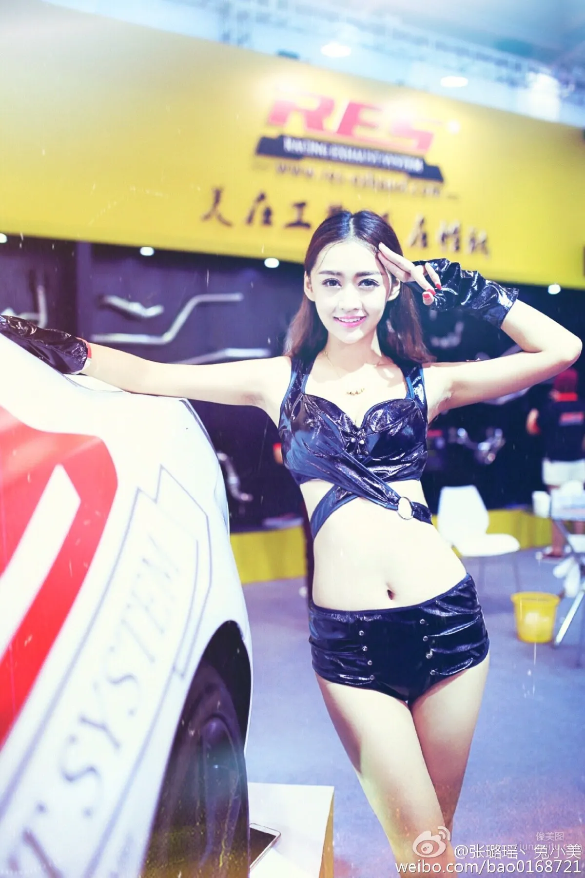 兔小美(張璐瑤)- 最美事業線的汽車模特 27