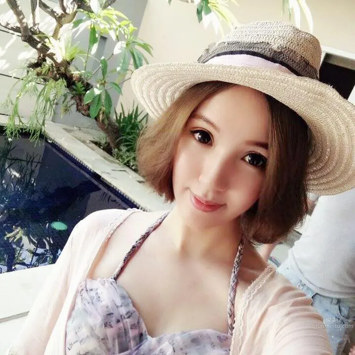 Yuyu Wei - This Figure, This Face, Completely Seductive photo 7