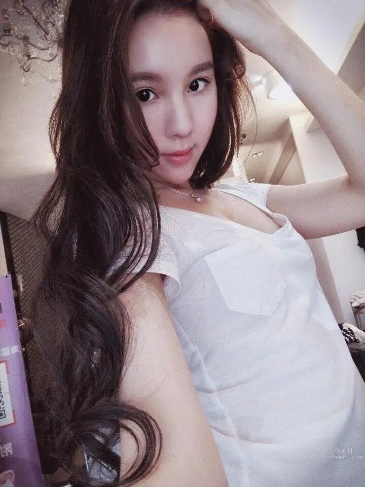Yuyu Wei - This Figure, This Face, Completely Seductive photo 12