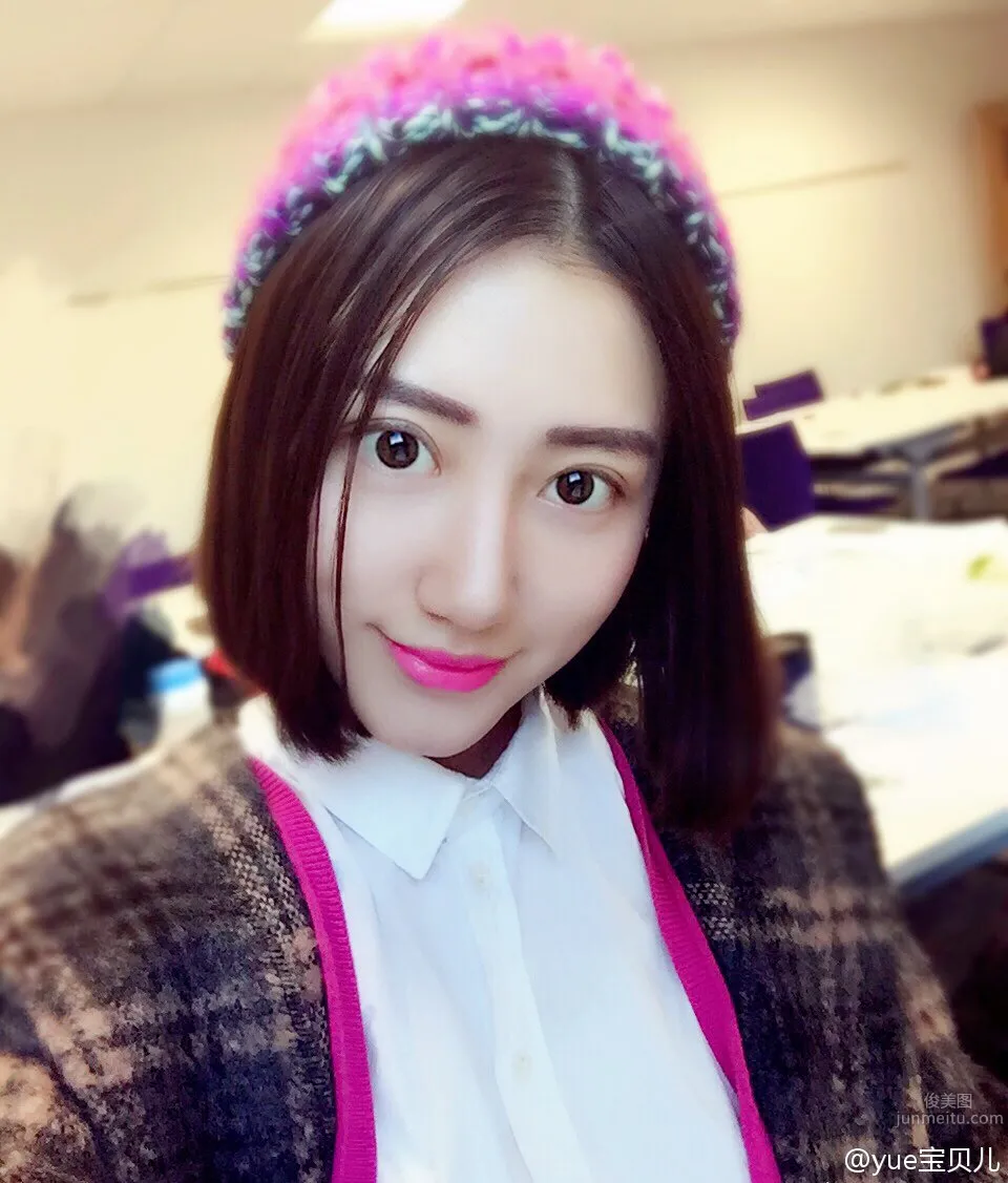 yue Bao Bei Er (Wang Yue) - Fresh Short Hair Eye-Catching Photos photo 3