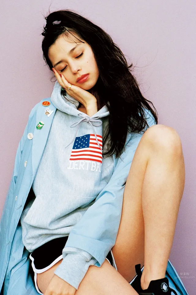 Ayami Nakajo - A Cute and Cool Mixed-Race Beautiful Girl photo 13