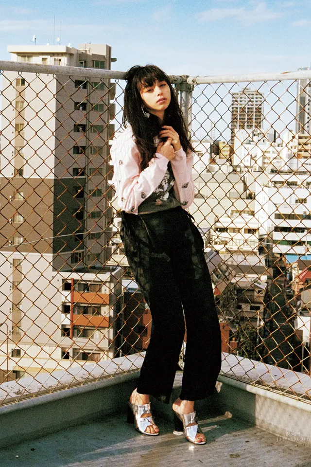 Ayami Nakajo - A Cute and Cool Mixed-Race Beautiful Girl photo 8