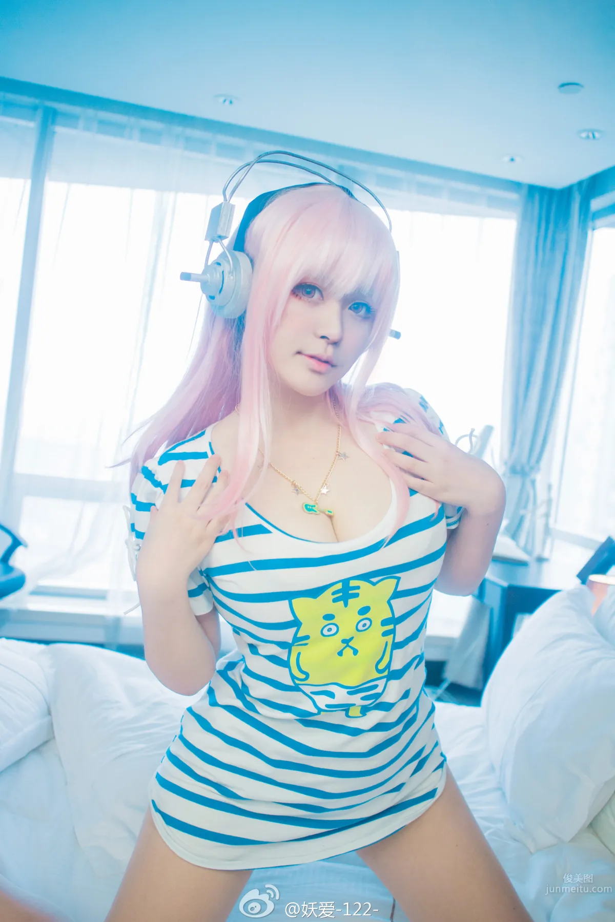 Yao Aiai, Open-Chest Top, Beauty with Mole and Big Breasts photo 23