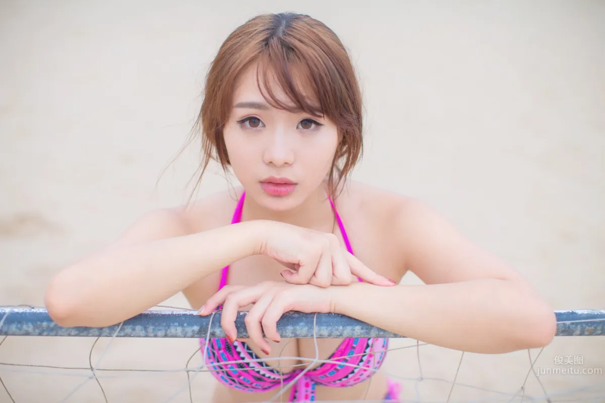 Hani HaaNi, Bikini Temptation and Top-Notch Cosplay photo 2