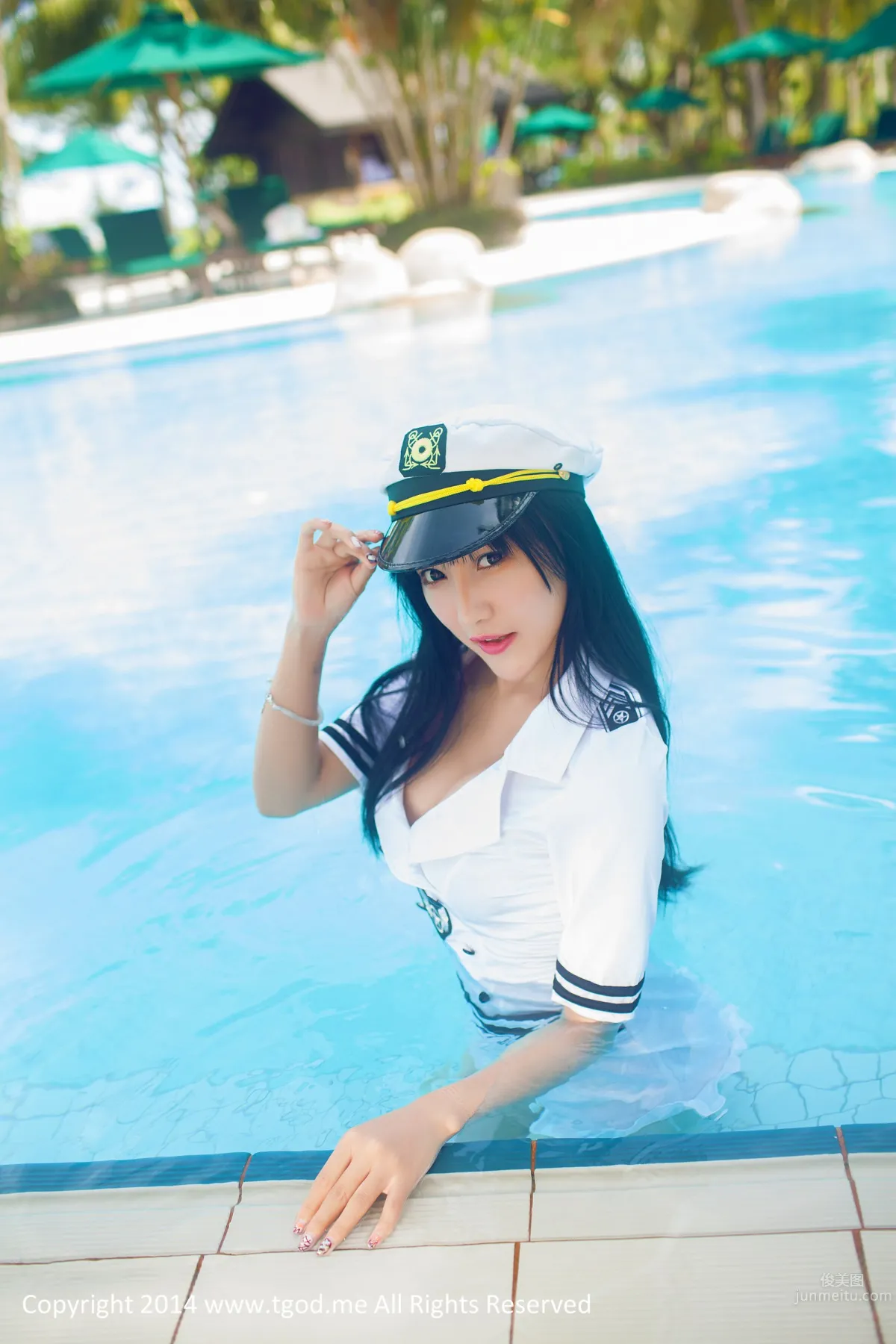 杨上萱- [TGOD推女神] 军舰上的海军女警花 沙巴系列写真 ~_40