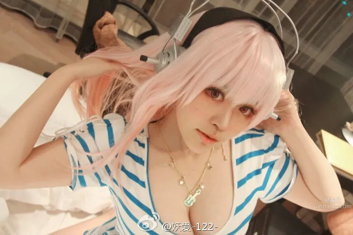 Yao Aiai, Open-Chest Top, Beauty with Mole and Big Breasts photo 18