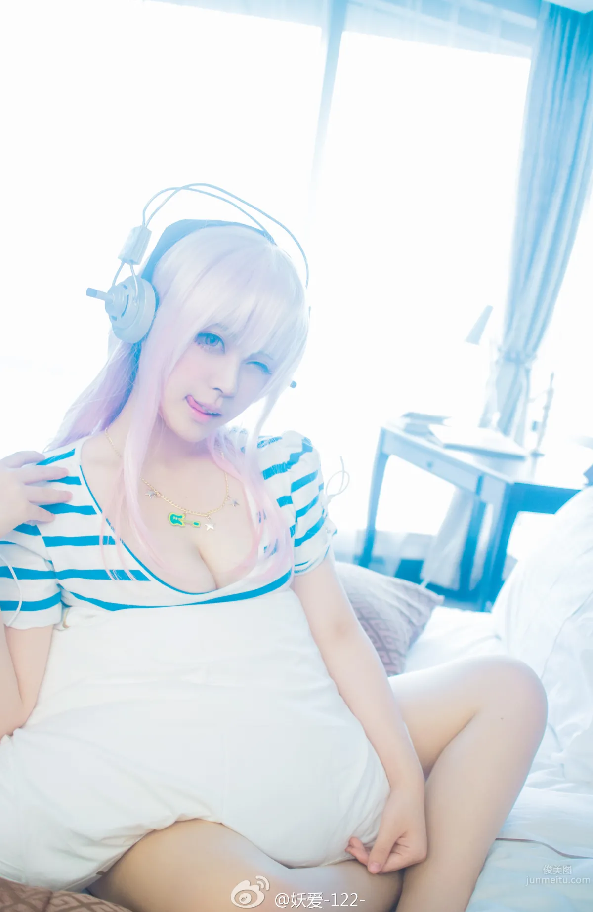 Yao Aiai, Open-Chest Top, Beauty with Mole and Big Breasts photo 21