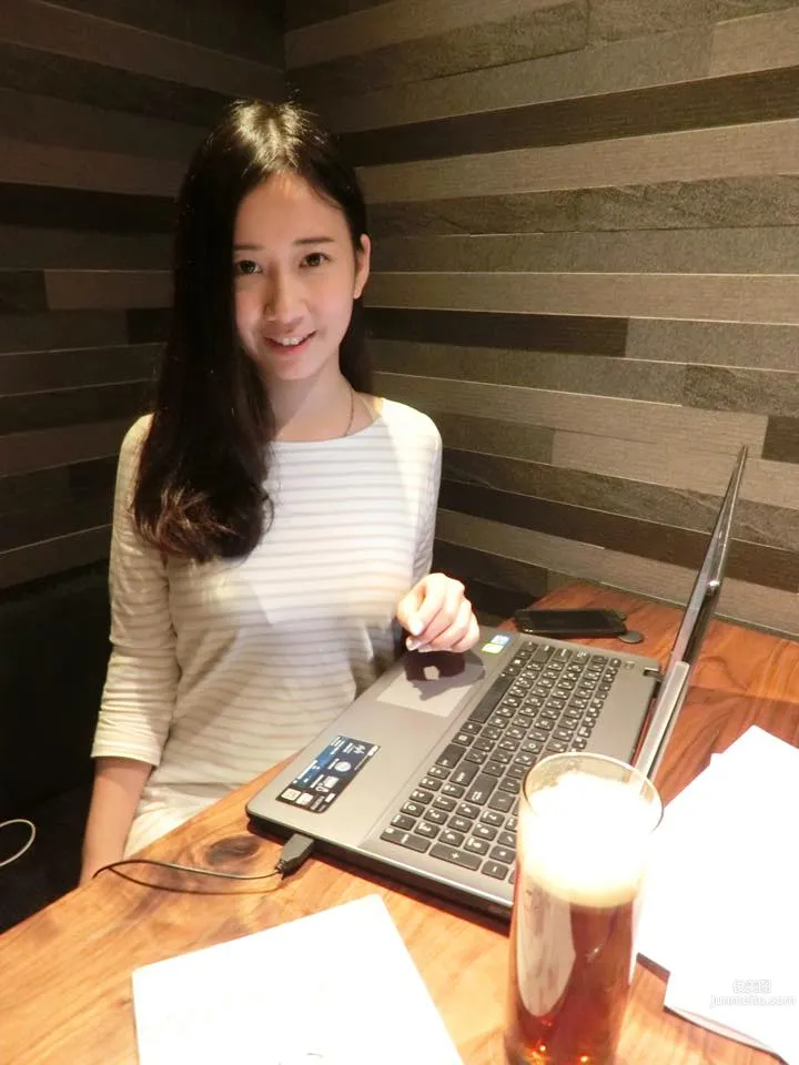 Zhang Wenting - The Busty Girl Who Went Viral on Beauty Boards Is So Fierce photo 7
