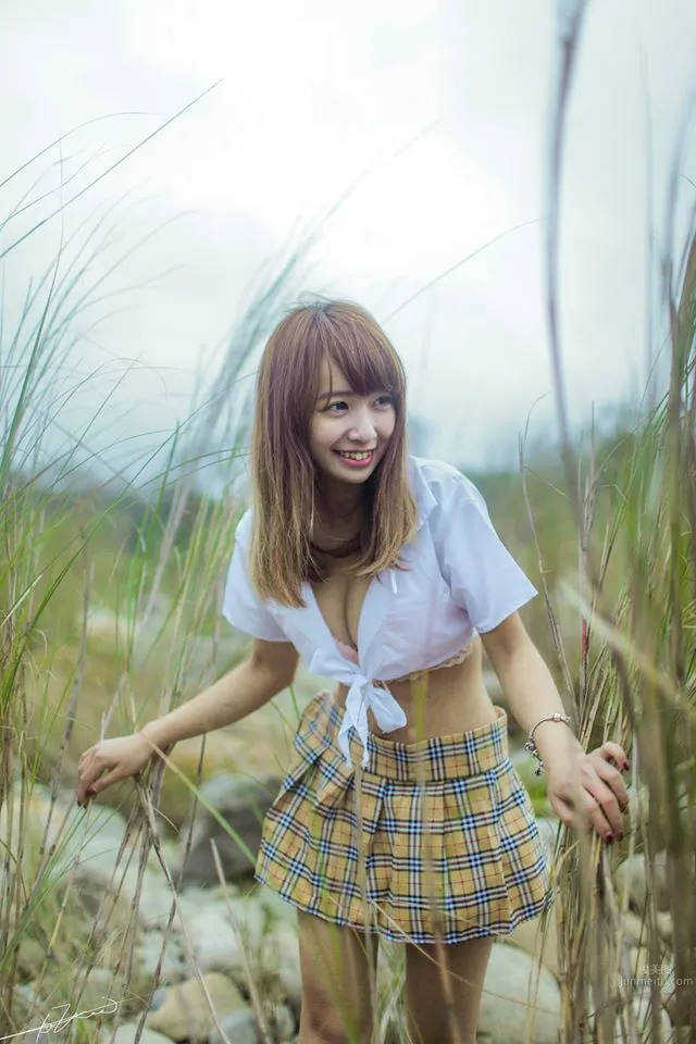 张雅涵Kimi- 东吴高职正妹兼职外拍麻豆～_15