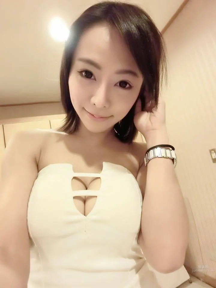 Wu Yixuan (Wu Yahui) - The Douyu Taiwan Server Female Streamer with a Great Figure photo 7