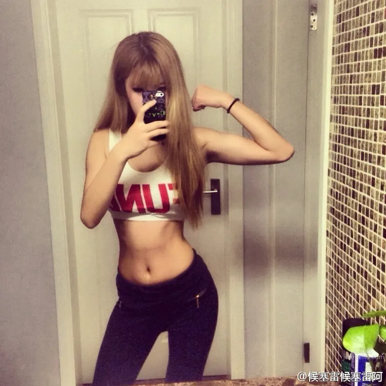 丁旎- 身材比例超完美的娃娃脸车模_19
