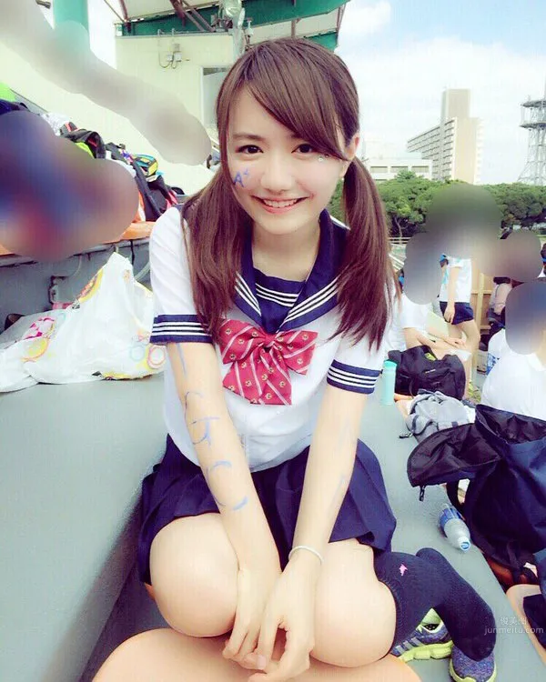 椎木裡佳- 女高中生社長海量私房照 8