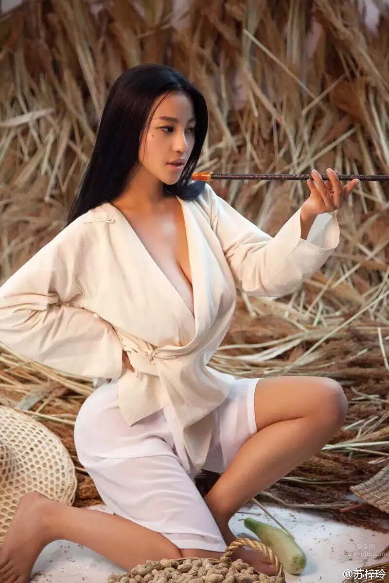 苏梓玲- 概念版静态写真《丰乳肥臀》_7