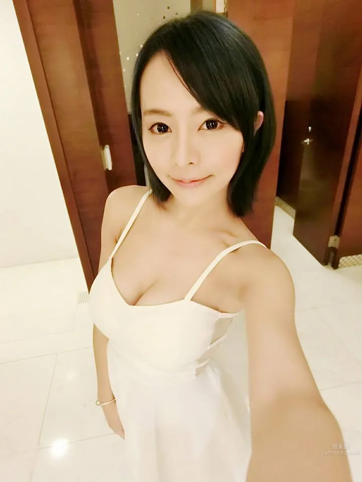 Wu Yixuan (Wu Yahui) - The Douyu Taiwan Server Female Streamer with a Great Figure photo 8