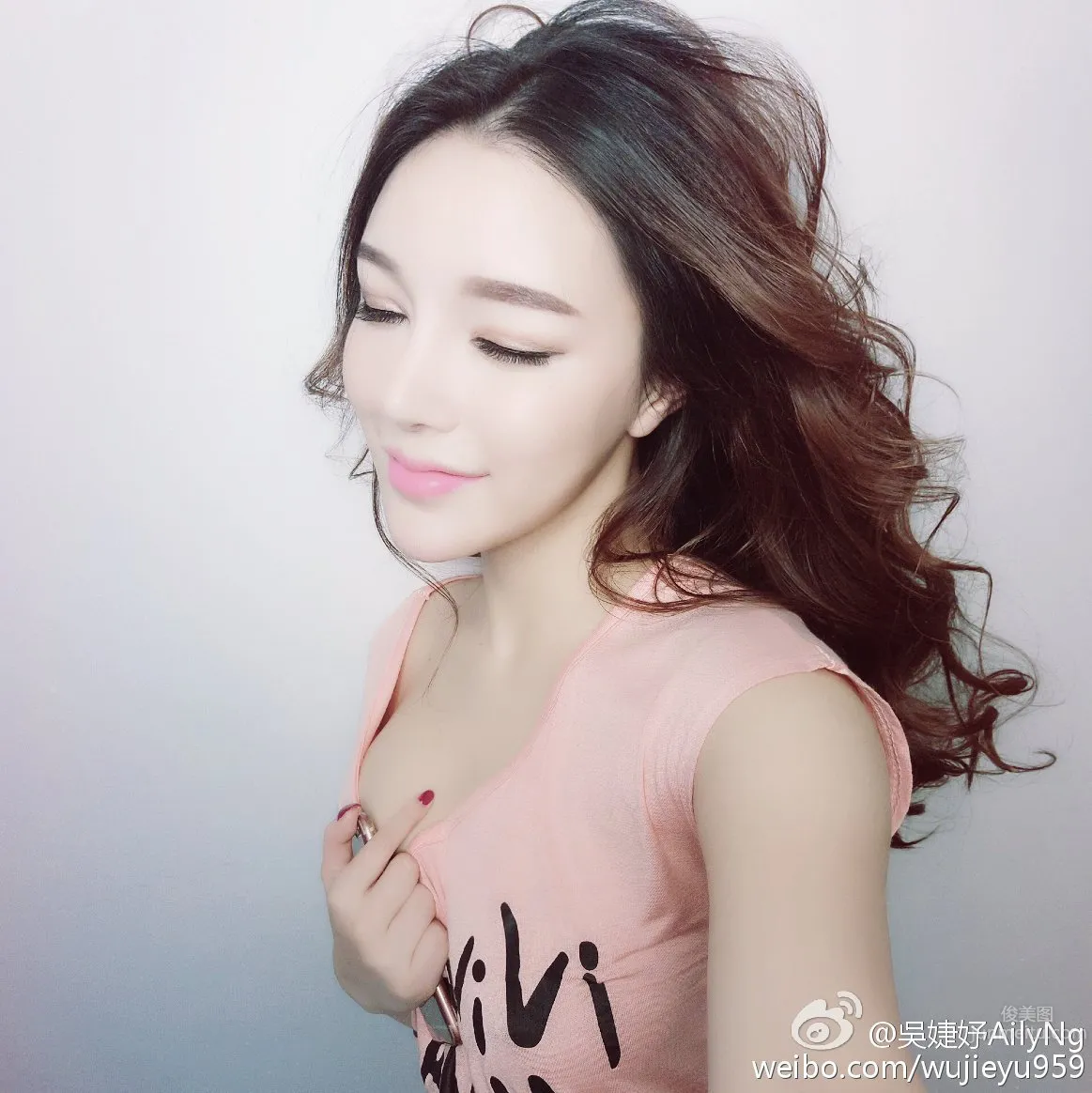 吳婕妤AilyNg- 純天然巨咪微博私房照 6