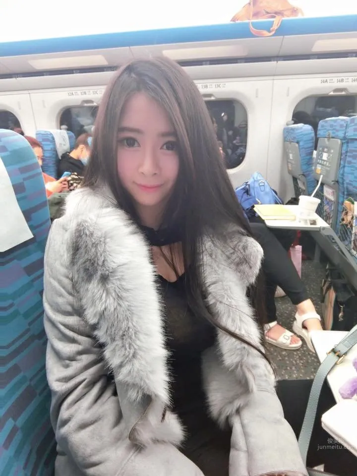 劉六甯- G奶正妹老闆娘誘惑性感睡衣照 16