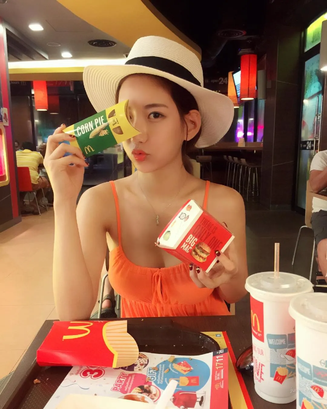 藝正花(예정화)- 南韓健身女神最新美照 8