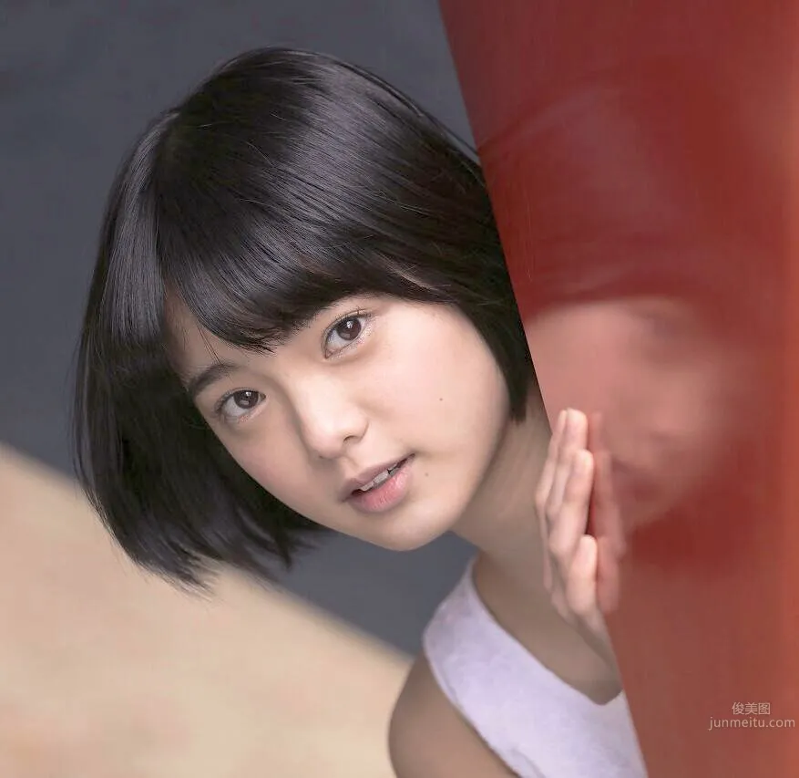Yurina Hirate, Cute Short-Haired Beauty photo 12