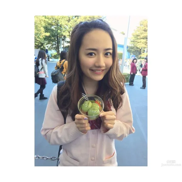 椎木里佳- 女高中生社长海量私房照_9