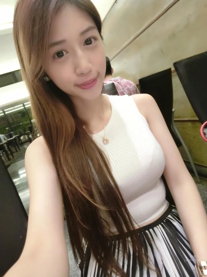 Cai Cai (Lin Yiting) - Super Long Cleavage Line Amazes photo 34