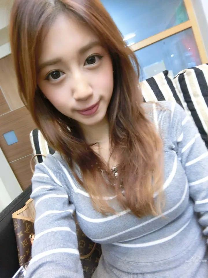 Cai Cai (Lin Yiting) - Super Long Cleavage Line Amazes photo 26