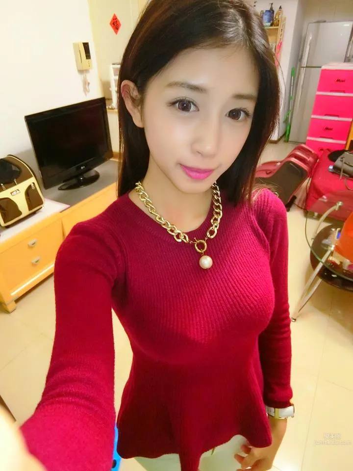 Cai Cai (Lin Yiting) - Super Long Cleavage Line Amazes photo 22