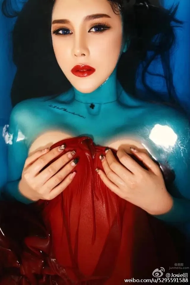 Josie妞- 性感美人微博私房照 25