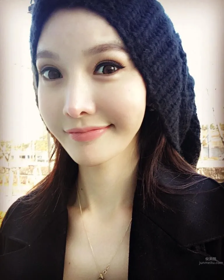 Sophida Rachanon - Sexy Eye-Teasing Thai Beauty photo 7