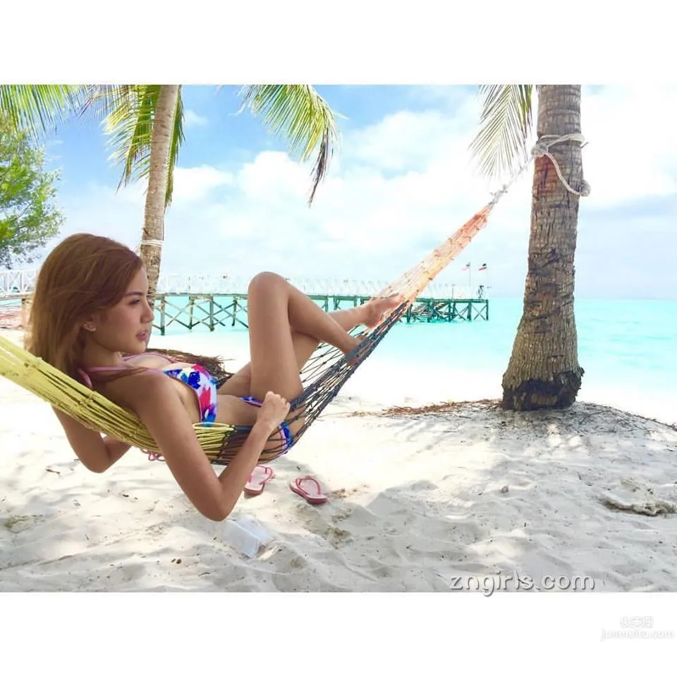 Freya Khunanya - Beach Long Legs Bikini Sister photo 3