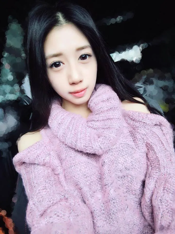 Cai Cai (Lin Yiting) - Super Long Cleavage Line Amazes photo 15