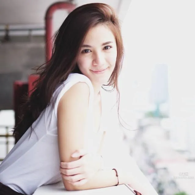 Nathapatsorn - Top-Notch Thai Super Beauty Singer photo 3