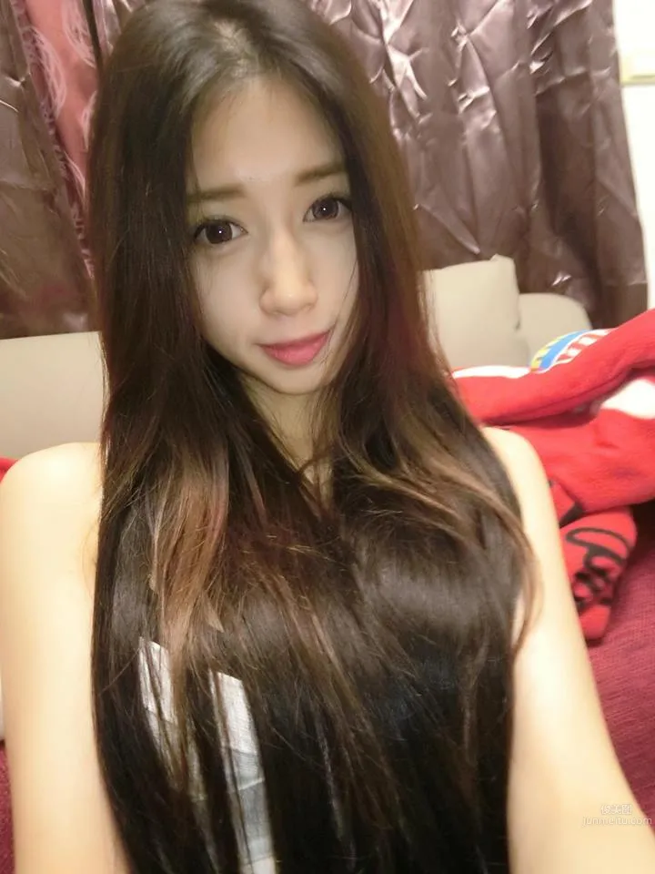 Cai Cai (Lin Yiting) - Super Long Cleavage Line Amazes photo 28