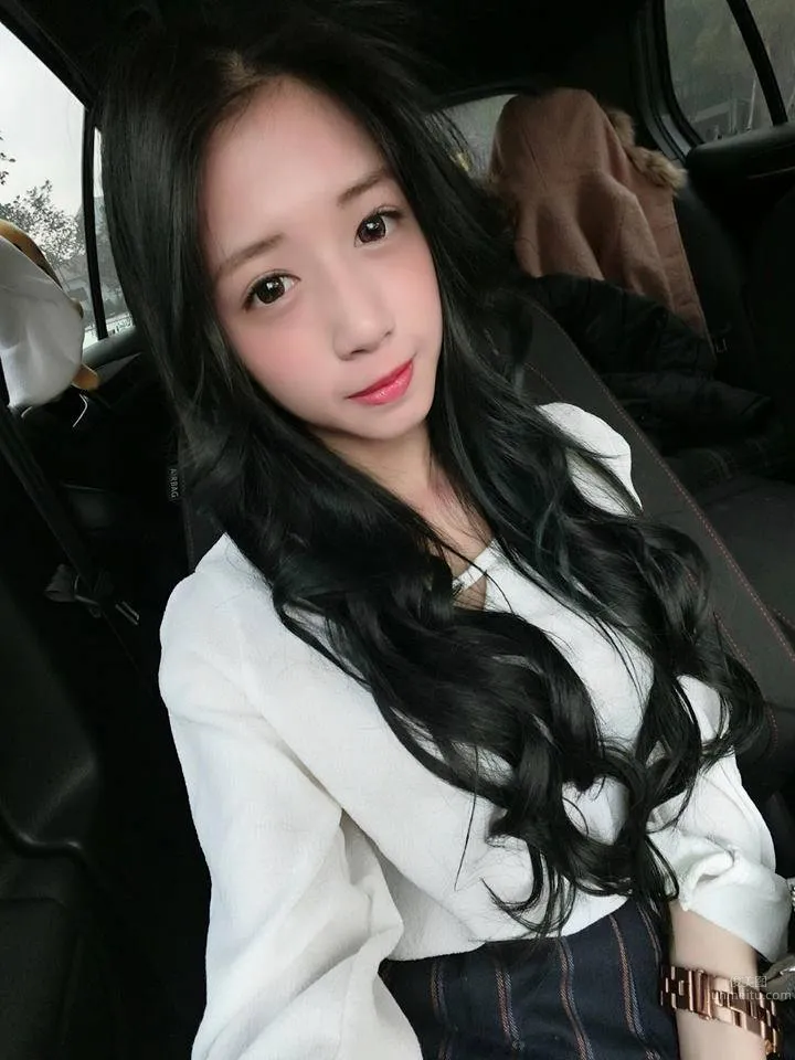 Cai Cai (Lin Yiting) - Super Long Cleavage Line Amazes photo 25