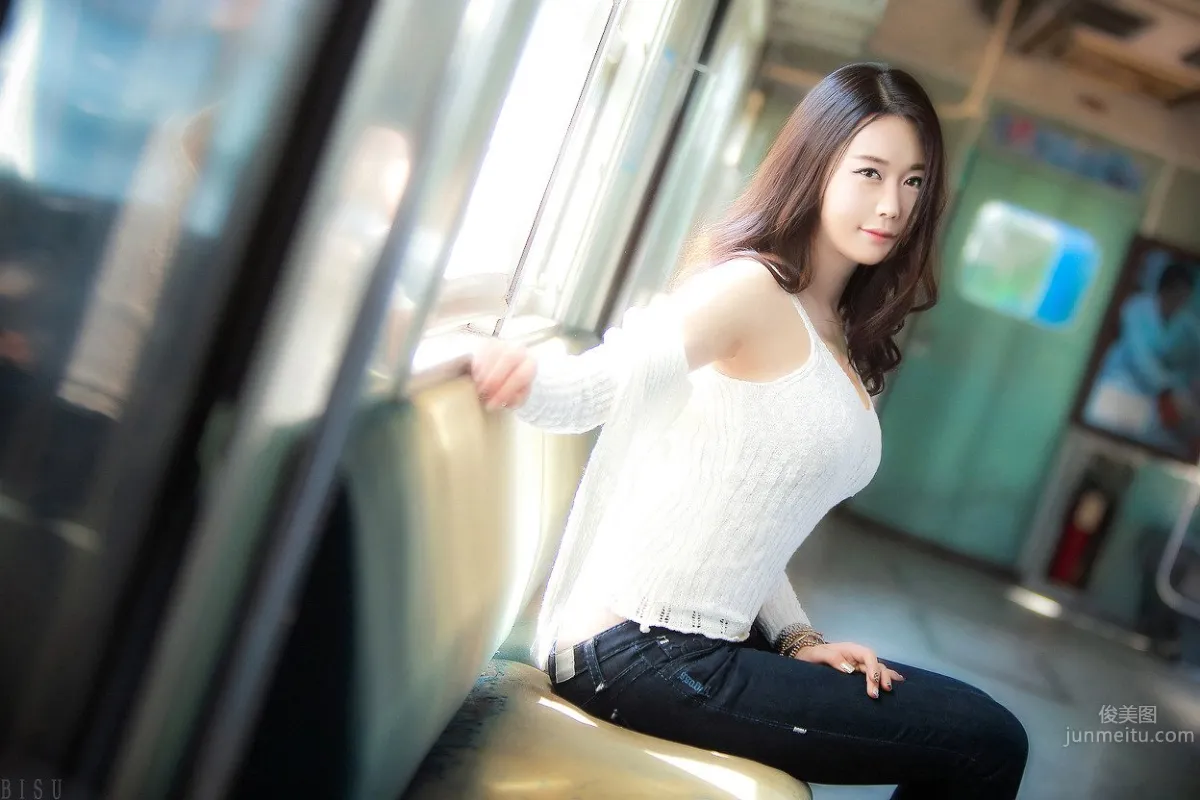 殷夏榮(은하영)- 南韓超贊車模外拍 7