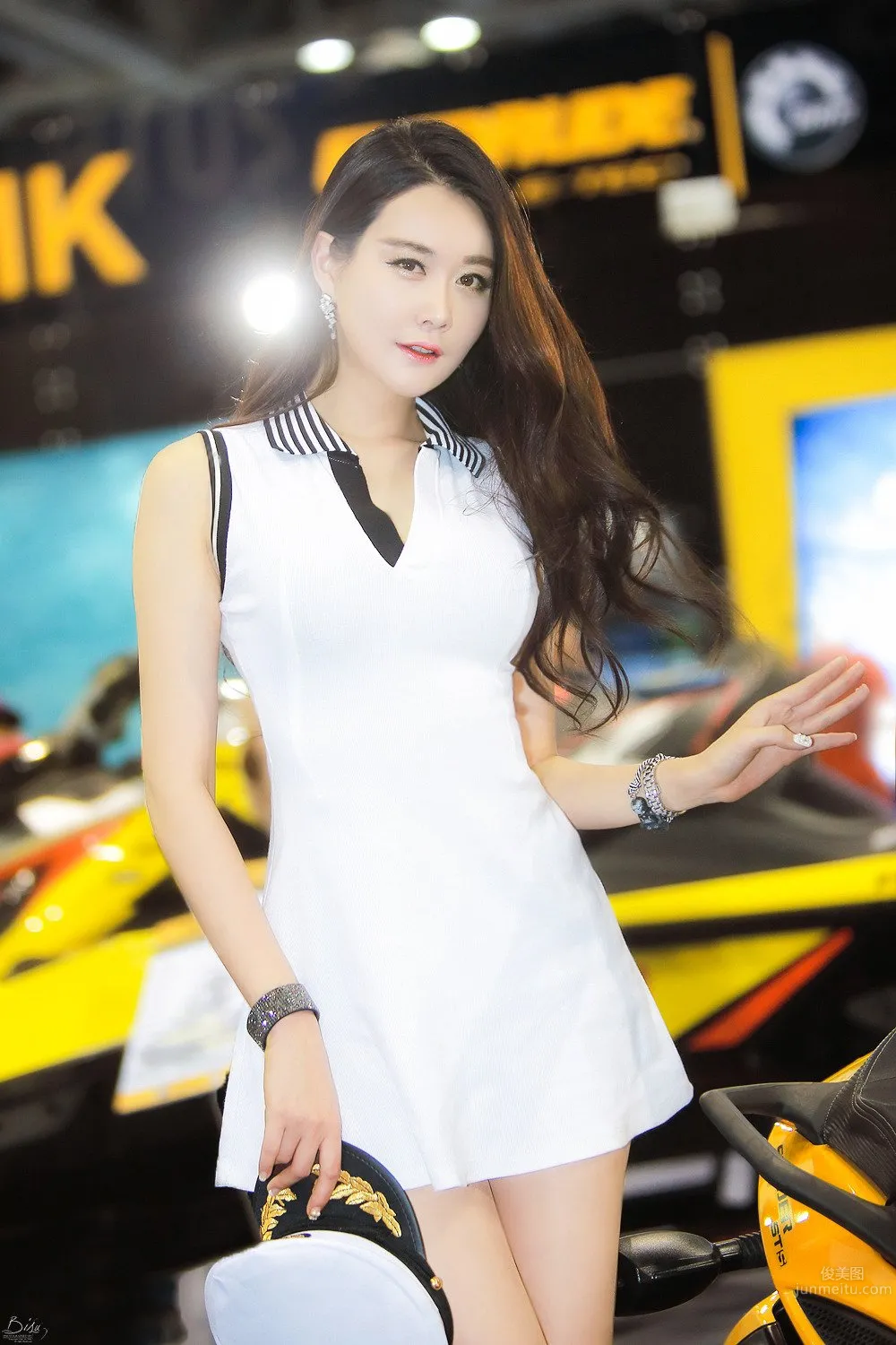 殷夏榮(은하영)- 南韓人氣車模美腿寫真 28