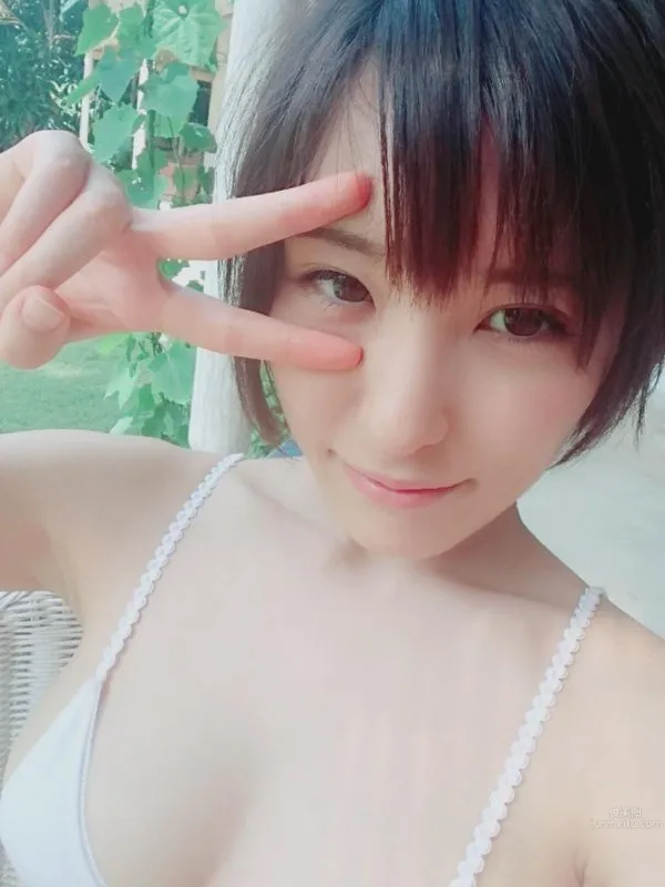 Yumi Asahina - Spiritual Short-Haired Coser with a Great Figure photo 2