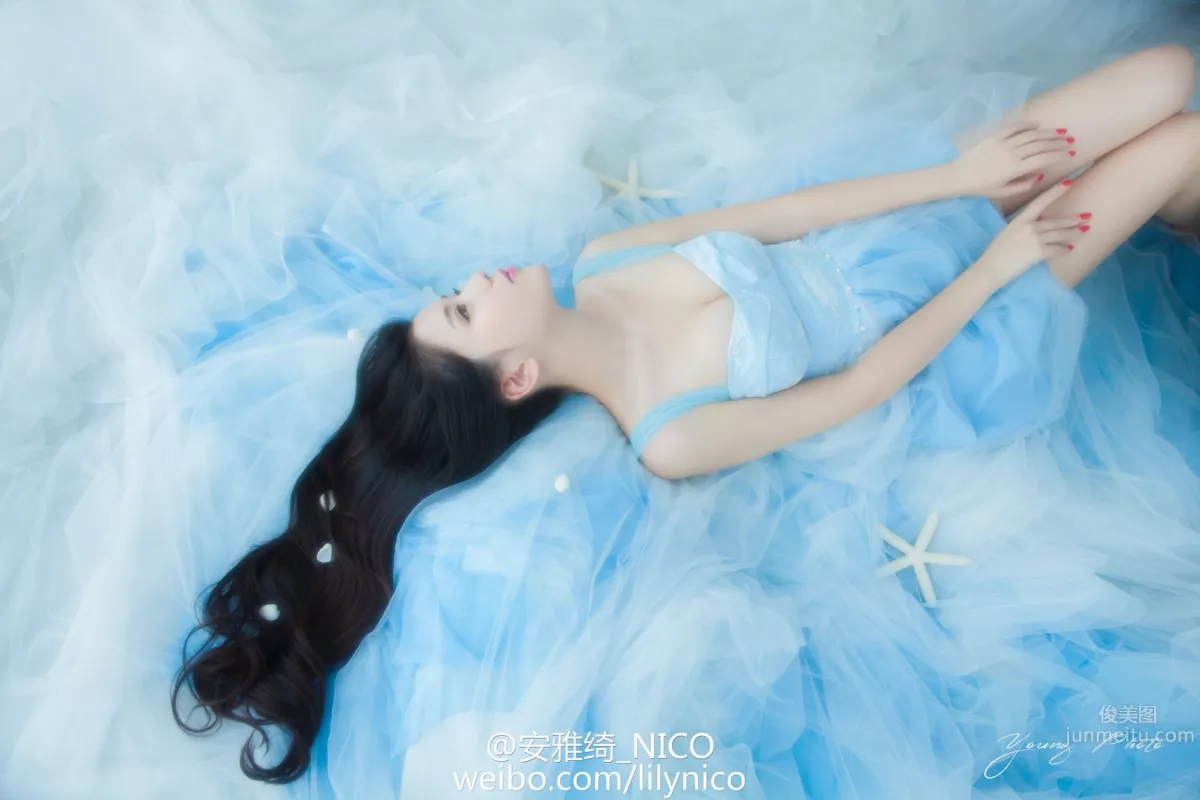 黃梓潔Nico- 兔女郎蕾絲超跑寫真 17