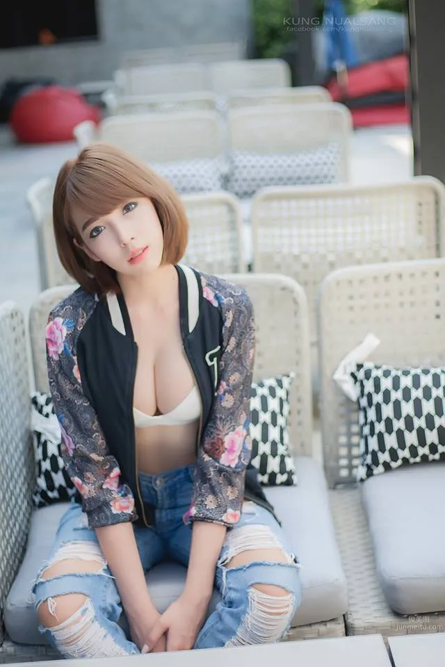 MayTal(Soraya Suttawas)- 身材爆好的開胸衣泰國美人 24