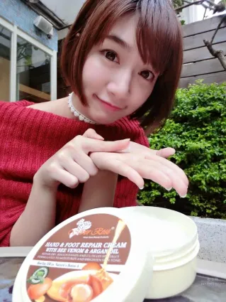 泱泱(吳泱潾)- 短發美女好清新