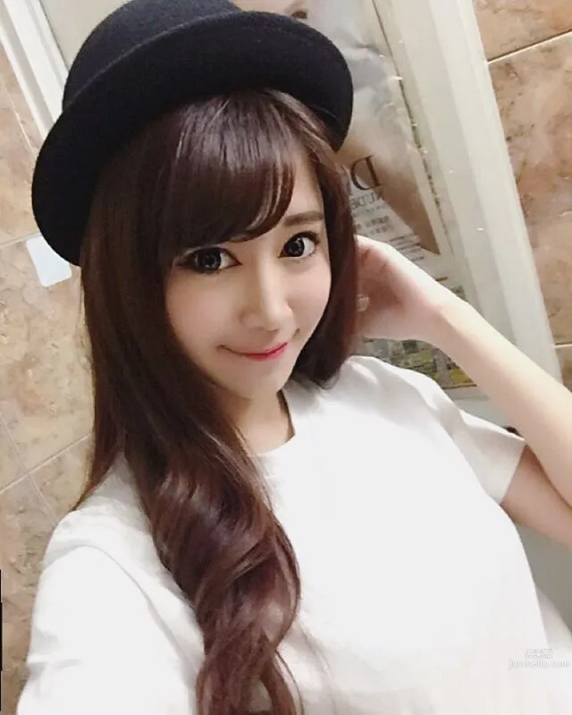 Min Min - Super Cute Big-Eyed McDonald's Long-Legged Store Beauty photo 9