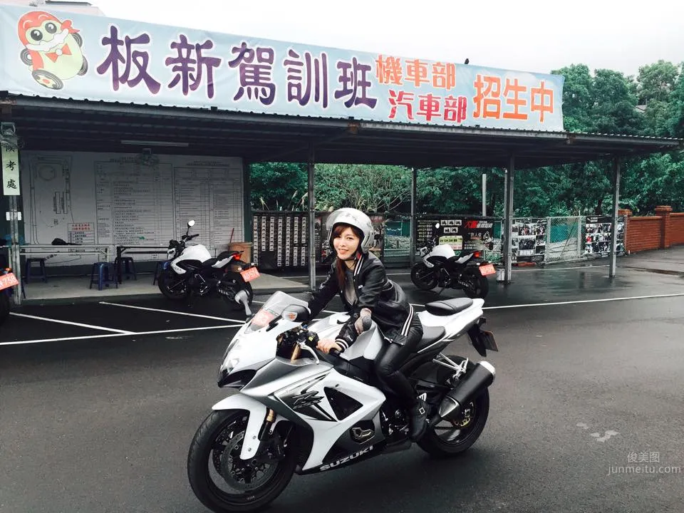 Candy Liao, Sweet Ice Beauty Who Loves Riding Heavy Motorcycles photo 6