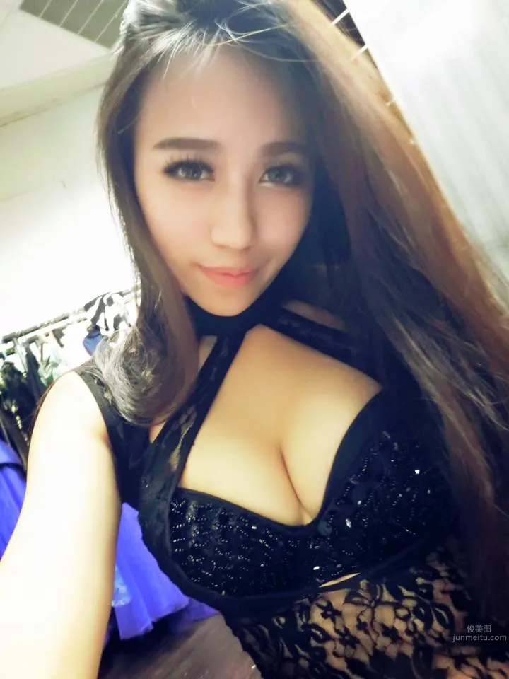 Feifei菲菲- 鋼管女神超火辣高清美圖 32