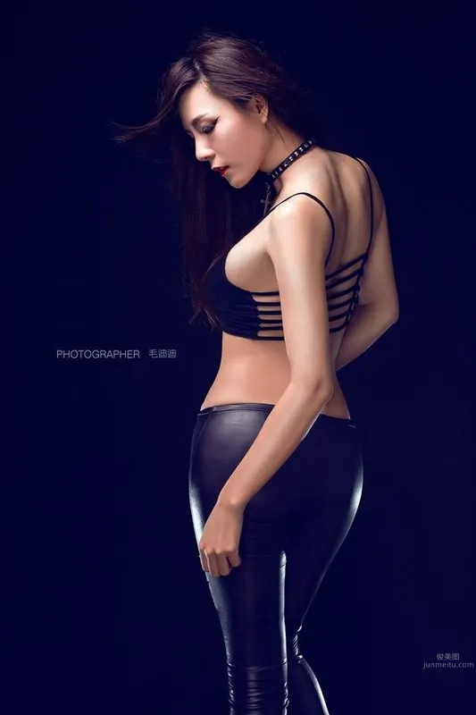 Lin Sijia: Revy photo 20