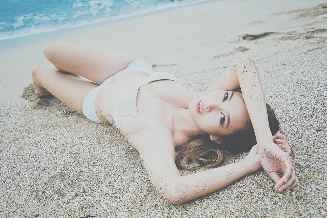 Ann B. Mateo - Stunning Bikini Photos photo 16