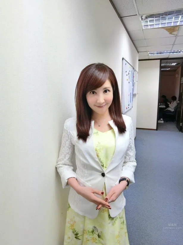 Huang Ruowei Vivi, Big-Eyed Elegant Female Anchor Private Shoot photo 13