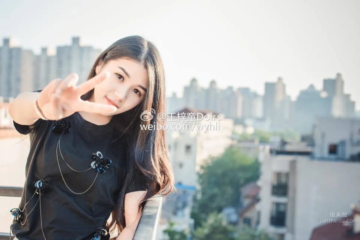 Wang Zitong Doirs - Weibo Sexy and Alluring Photos photo 22