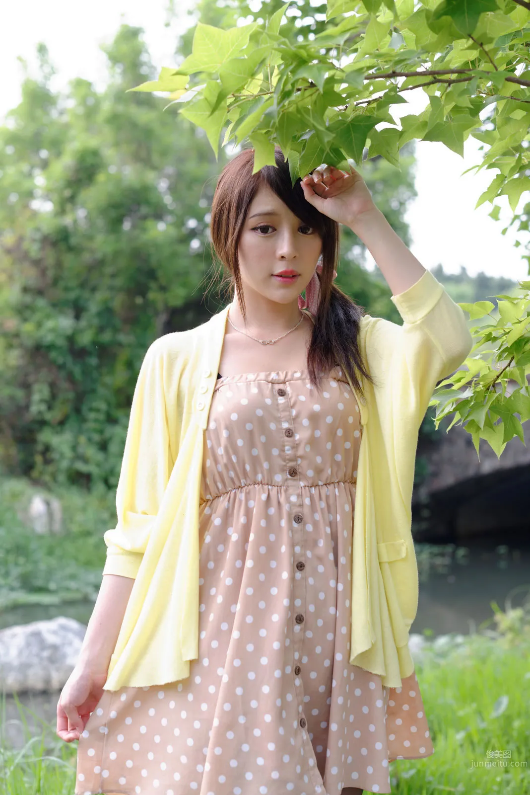 超跑女神大眼正妹张齐郡JULIE踏青外拍_136
